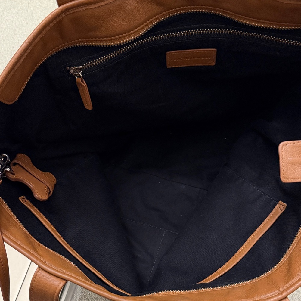 Leatherology Tote Bag with Pouch - Picture 3 of 11
